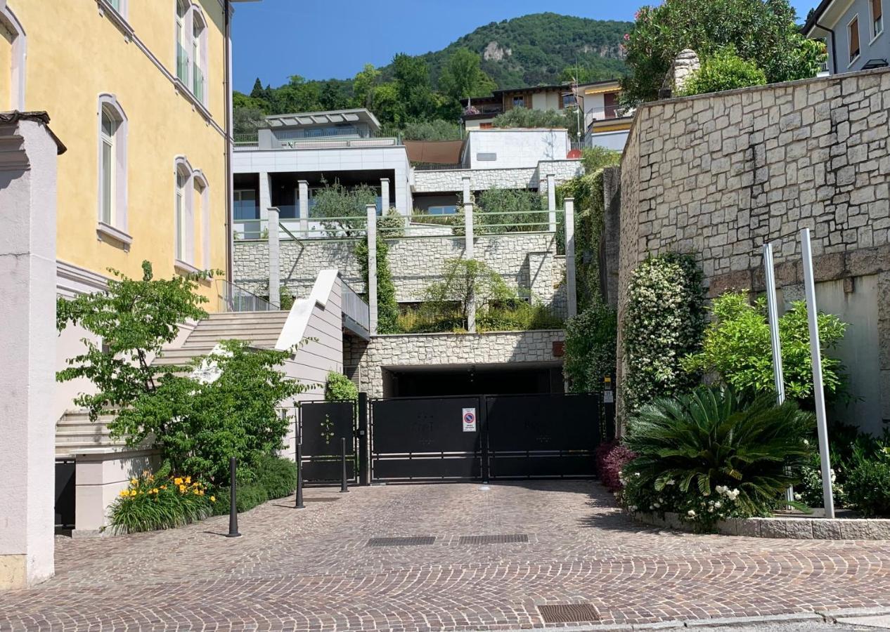 Daisy House: Nice Attic In The Historical Center Salò Εξωτερικό φωτογραφία
